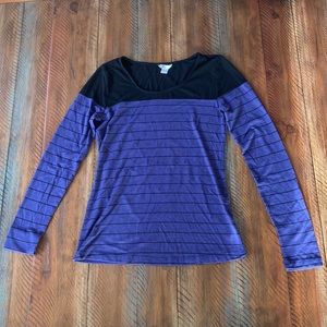 Women’s  Volcom Long Sleeve Shirt Top EUC